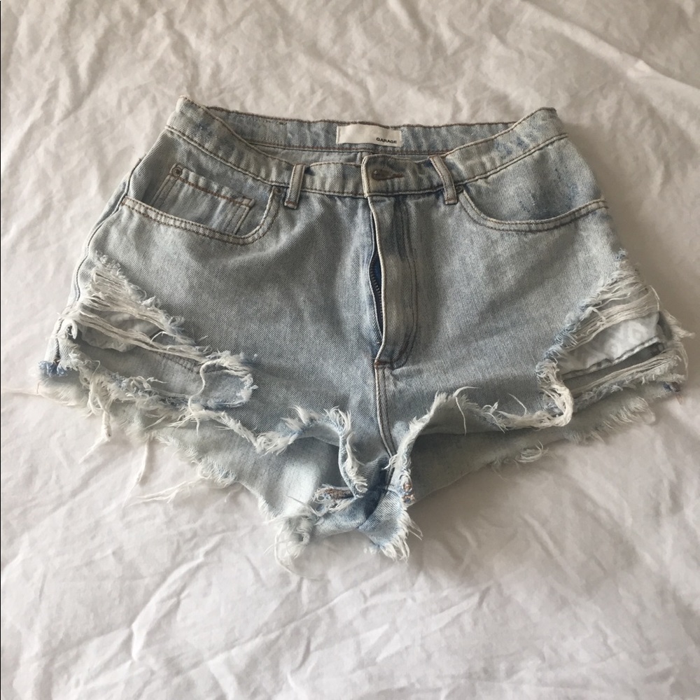 Garage “festival” distressed jean shorts size 7 - Picture 2 of 4